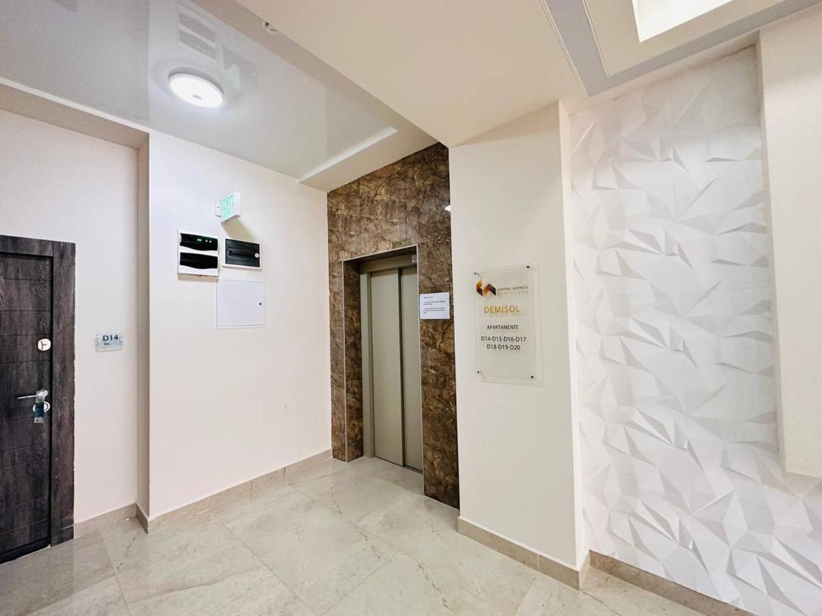 Happy Studio By Rh Living Bucarest Extérieur photo