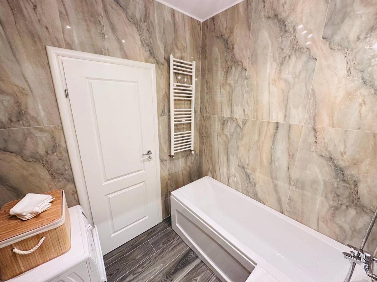 Happy Studio By Rh Living Bucarest Extérieur photo